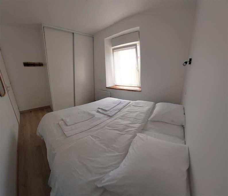 Le Cormoran Emplacement Ideal, Moderne Tres Equipe Thury-Harcourt-le-Hom Eksteriør billede